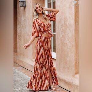 VICI Bowan Printed Tie Front Crop Top & Maxi Skirt Medium